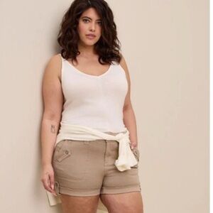 Torrid Plus Size Military Stretch Twill Mid-Rise Tan Short - SIZE 16 - EUC